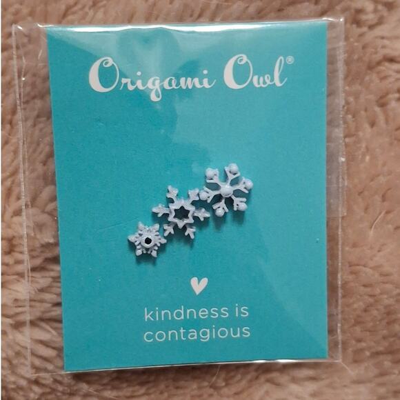 Origami Owl 3-pc Snowflake Set Floating Locket Charms NWT CH3276 - Picture 1 of 2